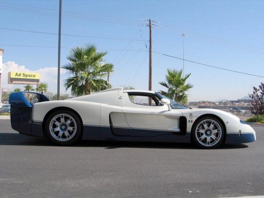 Maserati MC-12 2005 года  (фото 10 из 16)